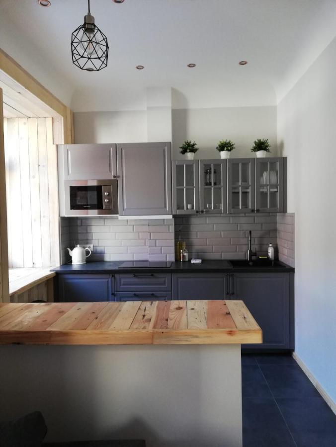 Historic Apartment With Wooden Floors In The Hearth Of Old-Town Riga Luaran gambar