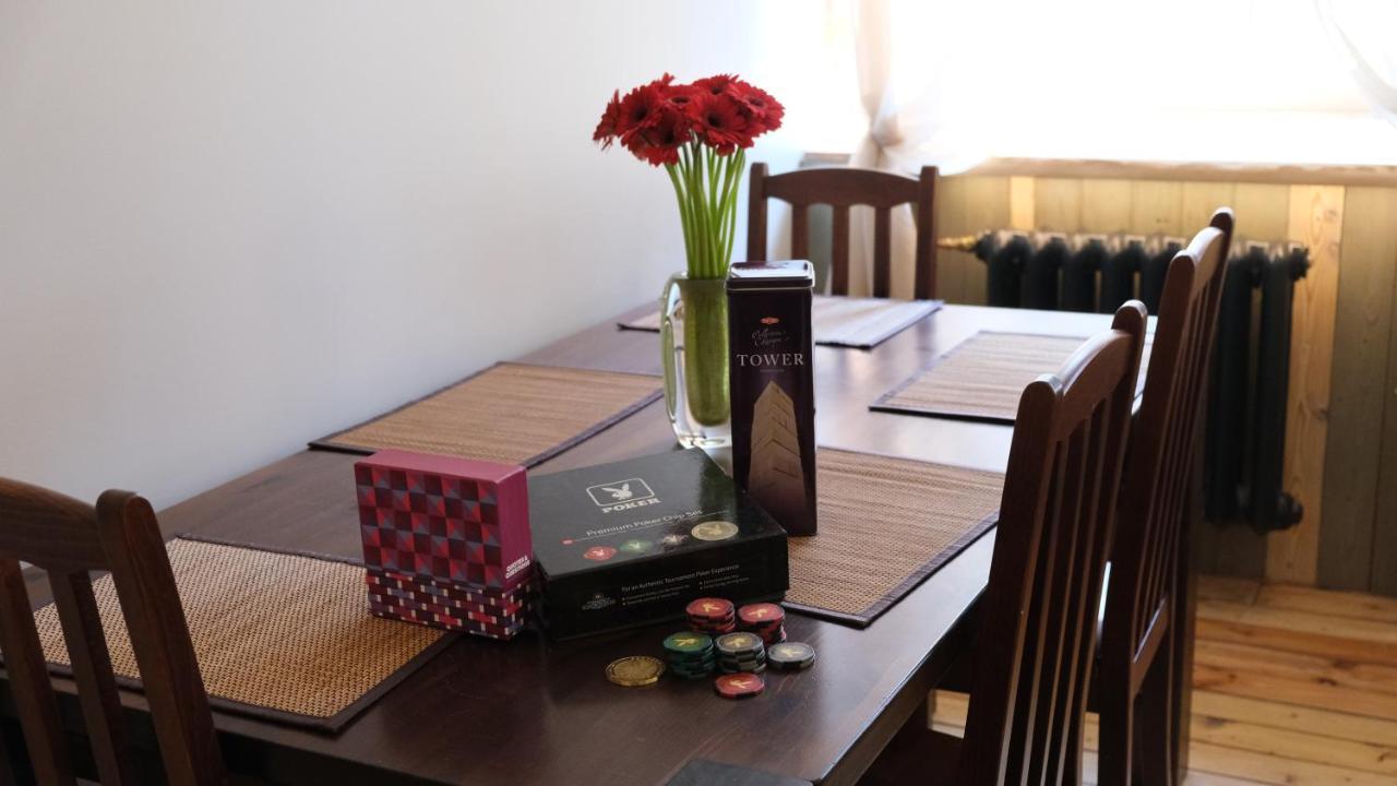 Historic Apartment With Wooden Floors In The Hearth Of Old-Town Riga Luaran gambar
