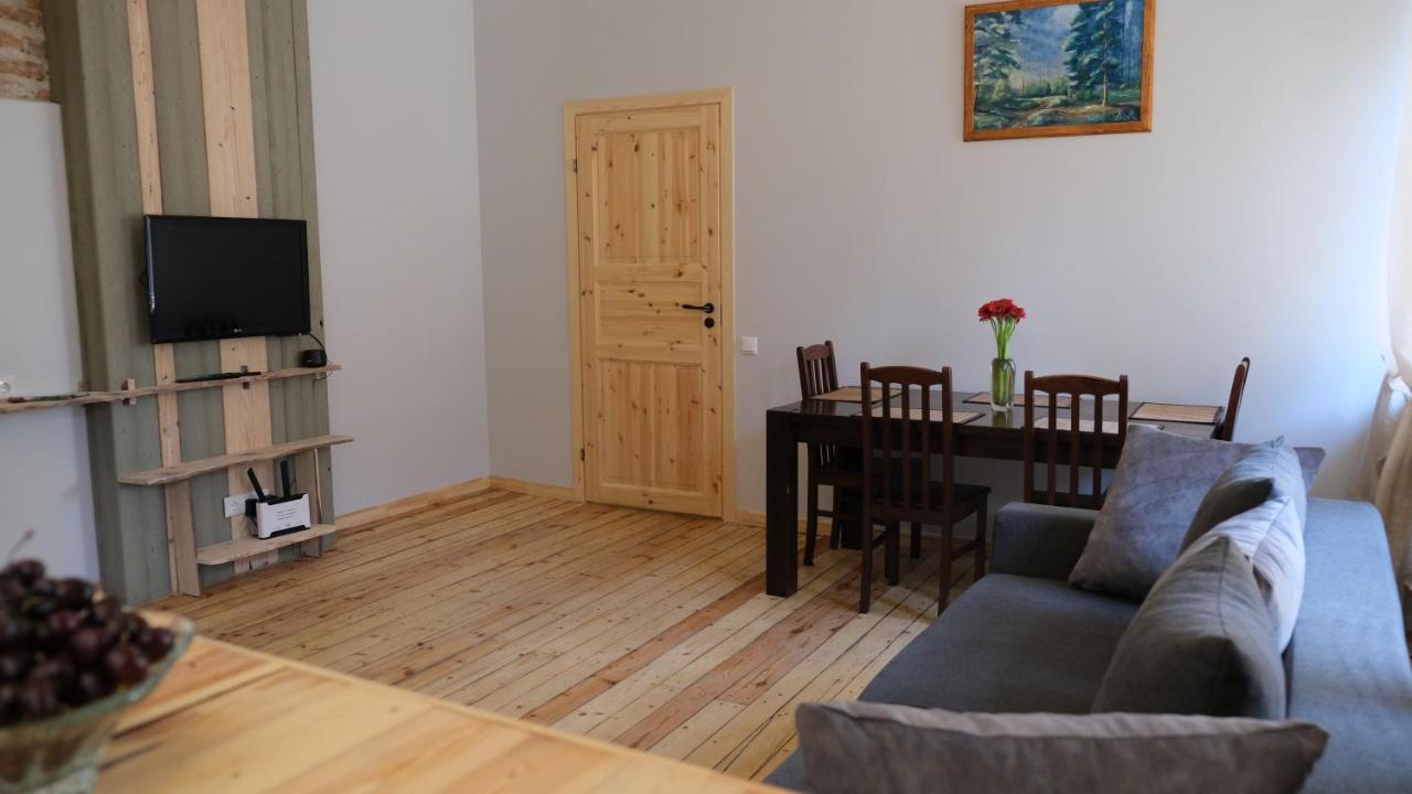 Historic Apartment With Wooden Floors In The Hearth Of Old-Town Riga Luaran gambar